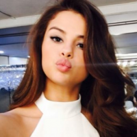 Selena Gomez muda o visual e surpreende fãs no Instagram: "Maravilhosa"