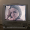Selena Gomez traz uma espécie de "filme" para sua nova canção "Bad Liar"