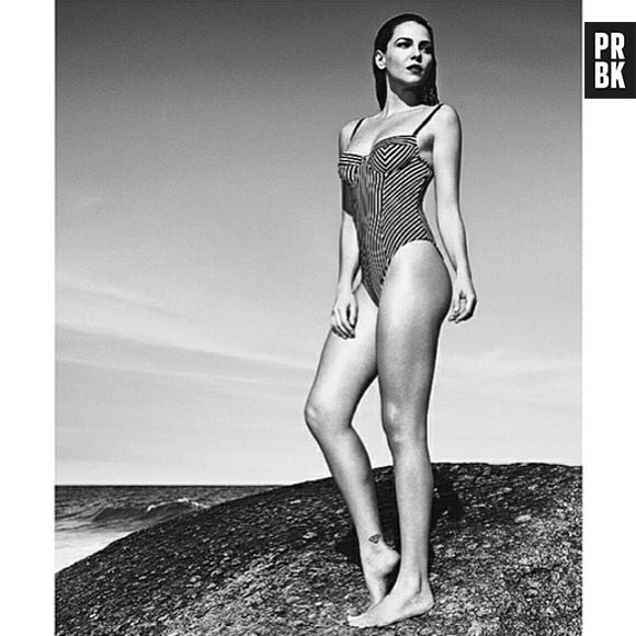 No Instagram, Tainá Müller mostra que está com o corpo em dia 