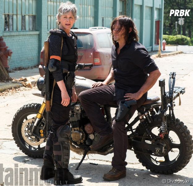 De "The Walking Dead": (Norman Reedus) e Carol (Melissa McBride) aparecem na primeira imagem de divulgação da oitava temporada!