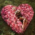   Miley Cyrus posou toda amorosa na   Harper's BAZAAR