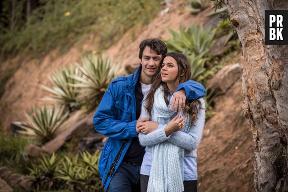 Luiza (Bruna Marquezine) se apaixonou pelo ex da mãe: Laerte (Gabriel Braga Nunes) na novela "Em Família"