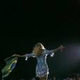  Antes de arrasar no Rock in Rio, a cantora Beyoncé abriu sua turnê brasileira em Fortaleza e em seguida cantou para cerca de 35 mil pessoas em Belo Horizonte. Depois da apresentação no Rio, ela ainda passará em São Paulo e Brasília. 