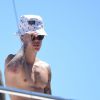 Fãs de Justin Bieber e paparazzi teriam entrado no condomínio