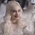  Anne Hathaway volta a interpretar a Rainha Branca de "Alice no Pa&iacute;s das Maravilhas" 