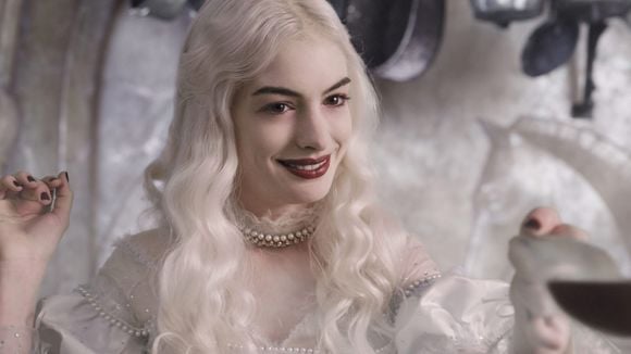 Com Anne Hathaway, começam as filmagens de "Alice no País das Maravilhas 2"