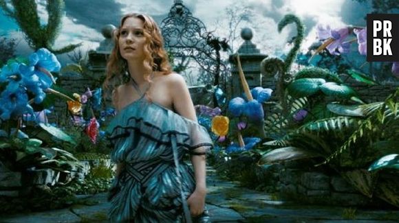 Mia Wasikowska retorna como a protagonista de "Alice no País das Maravilhas 2"