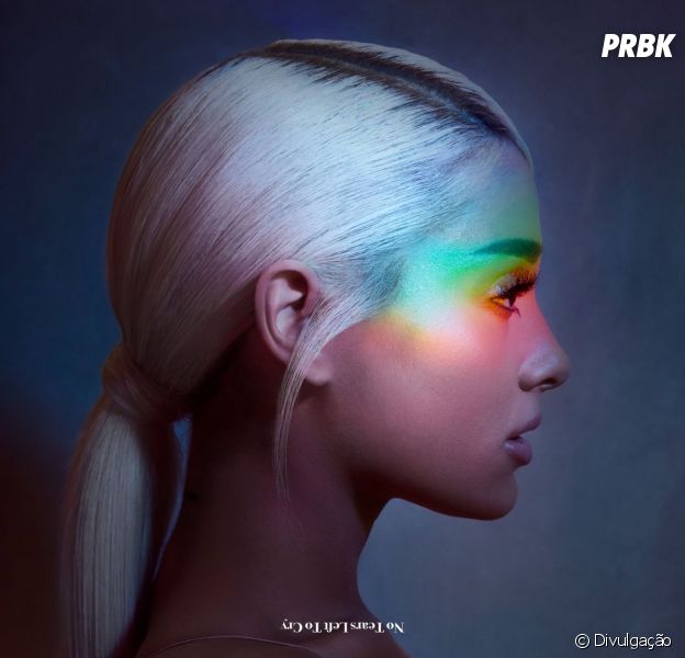 Ariana Grande está de volta com o sucesso "No Tears Left To Cry". Confira
