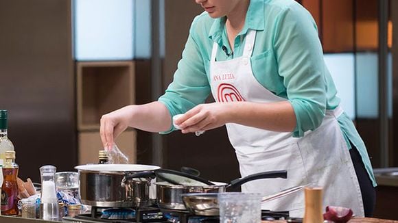 No "MasterChef Brasil", Ana Luiza é eliminada e confessa: "Estava de saco cheio"