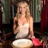 Em "The Vampire Diaries", Candice Accola, a Caroline, brinca na sessão de fotos!