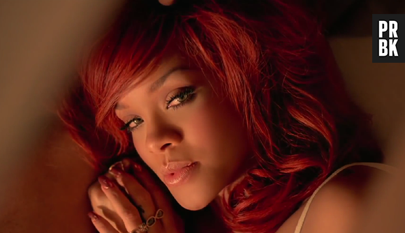 Rihanna já esteve ruiva em diversos clipes