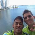 Neymar fez selfie ao chegar em Miami