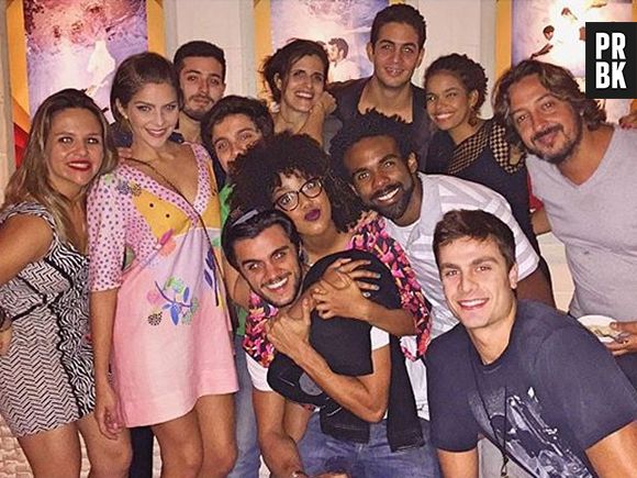 Jeniffer Nascimento e o elenco de "Malhação Sonhos" ainda se encontram de vez em quando. Muito fofo, né?