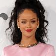 Rihanna está prestes a lançar música nova, afirma rádio americana