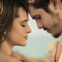 Samuca não sai do lado de Marocas depois da descoberta do vírus e propõe fuga "O Tempo Não Para"