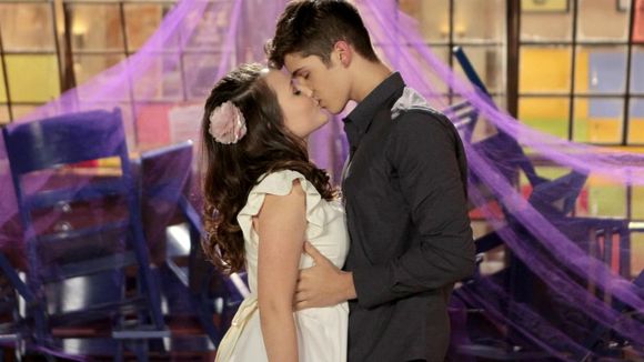 E a Larissa Manoela que precisou beijar João Guilherme em "As Aventuras de Poliana"?