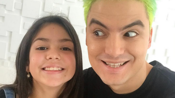 Felipe Neto faz acordo com pai da Melody e resolve pagar tratamento psicológico dela