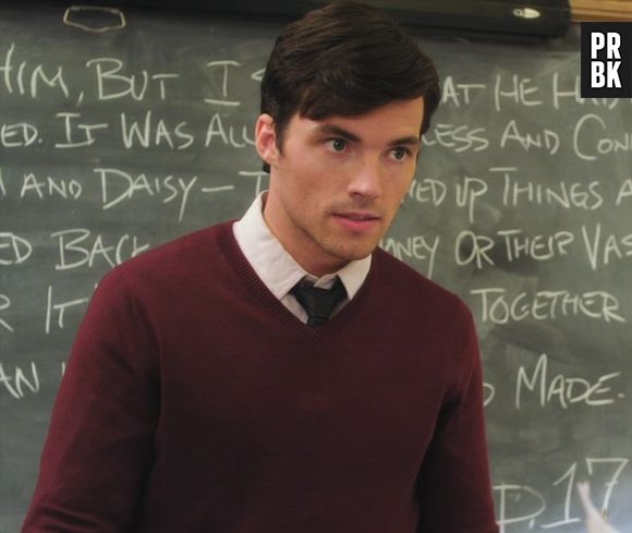 Ezra Fitz (Ian Harding) arranca suspiros por onde passa em "Pretty Little Liars"