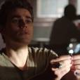 Em "The Vampire Diaries", Stefan (Paul Wesley) pede Elena (Nina Dobrev) em casamento 