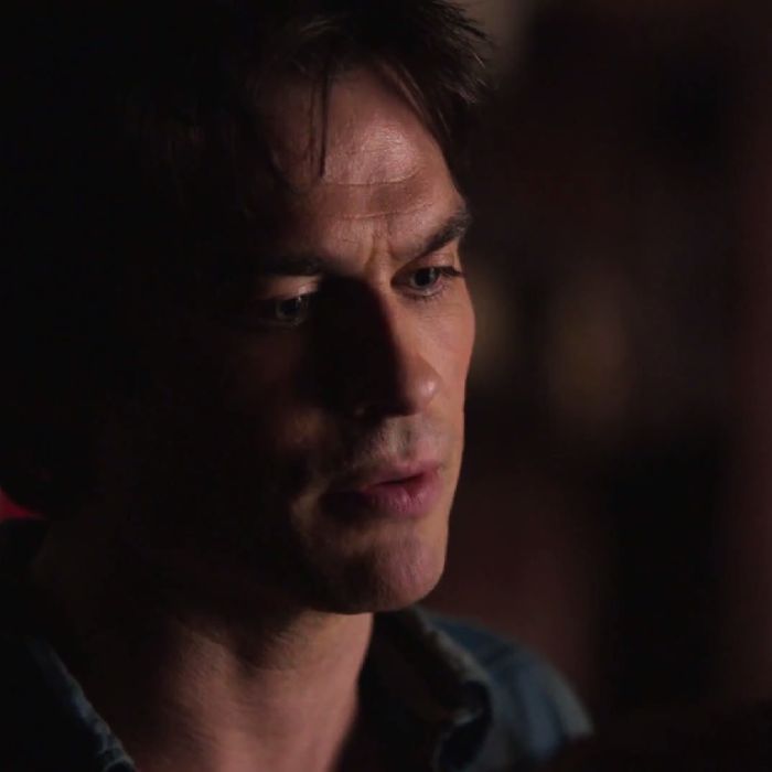  Em &quot;The Vampire Diaries&quot;, Damon (Ian Somerhalder) sofre ao pensar em Elena (Nina Dobrev) 