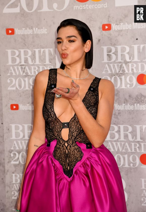 Dua Lipa conta que próximo álbum está parecido com uma aula de dança