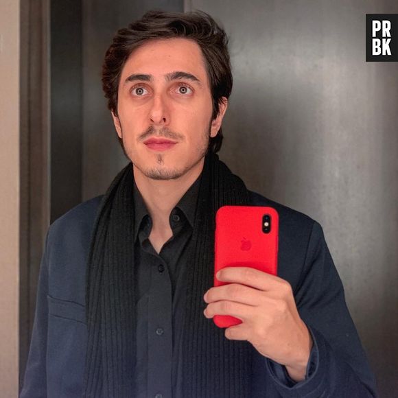 Felipe Castanhari se emocionou ao lembrar trajetória no "Canal Nostalgia" até chegar a uma série original na Netflix!