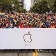 A Apple sempre defendeu os direitos dos LGBTs com ações internas e participações em grandes eventos, como a Parada Gay de São Francisco