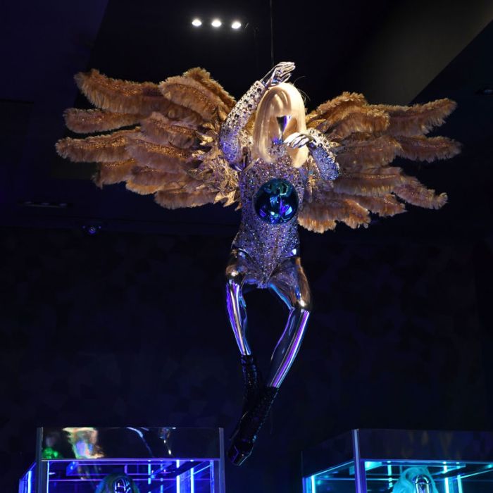 Lady Gaga inaugura a exposição &quot;Haus of Gaga” no MGM Park Theater, em Las Vegas 
