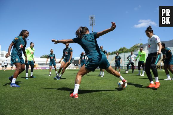 Meninas da Seleção Brasileira se preparam para a Copa do Mundo Feminina