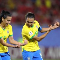 Com gol de Marta, Seleção Brasileira vence a Itália e se classifica para as oitavas de final