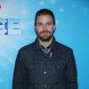 Stephen Amell será vilão na série "Heels"