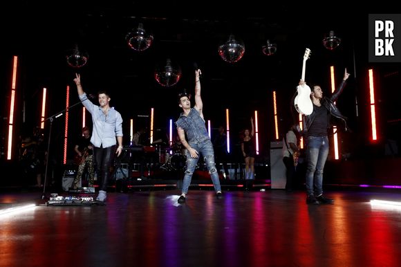 Os Jonas Brothers fizeram um super show no VMA 2019 com "Sucker" e "Only Human"