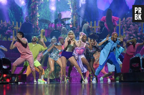 VMA 2019: Taylor Swift arrasou com a performance de "You Need To Calm Down" e "Lover"