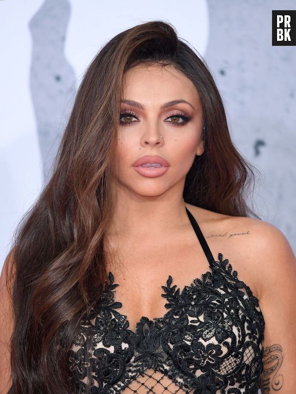 Jesy Nelson, do Little Mix, tentou suicídio após ler comentários maldosos na internet