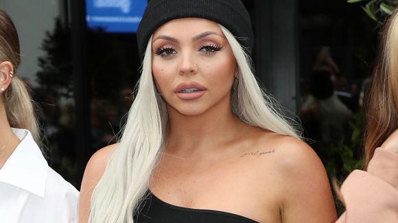 Jesy Nelson, do Little Mix, relembra tentativa de suicídio após bullying nas redes sociais