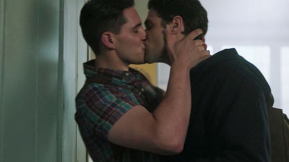 "Riverdale" vai ganhar um prêmio por conta da representatividade LGBT na série