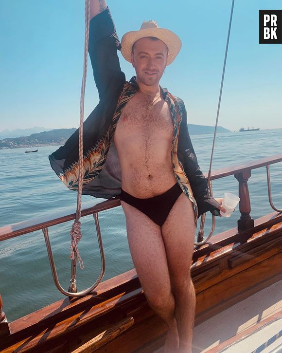 Sam Smith se asssume não-binário para toda a internet