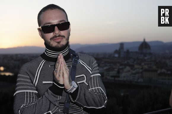 J Balvin sofre de ansiedade e pede oração dos fãs