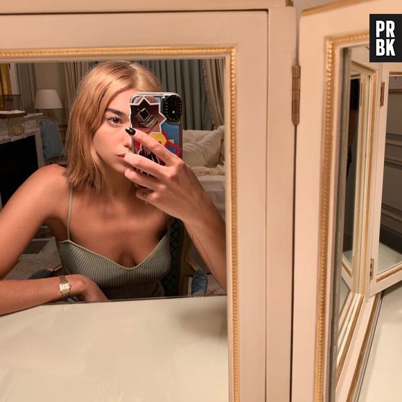 Dua Lipa muda visual e anuncia que novo álbum está chegando