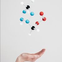 Estes 12 filmes vão te ajudar a estudar Química de forma intensa e divertida!