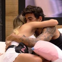 Guilherme se declara para Gabi no "BBB20" após polêmica com Bianca: "Estou muito apaixonado"