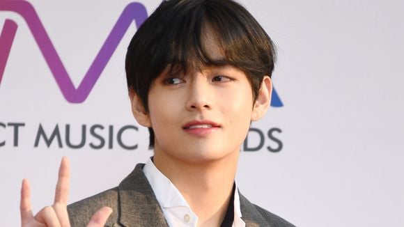 V, do BTS, lança música solo para a trilha sonora do dorama "Itaewon Class"! Ouça "Sweet Night"