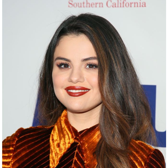 Selena Gomez quer ser mais inclusiva e vai lançar linha de maquiagem com 48 tons de base
