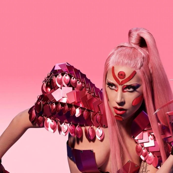 Site divulga tracklist do novo álbum de Lady Gaga cheio de participações especiais. Confira