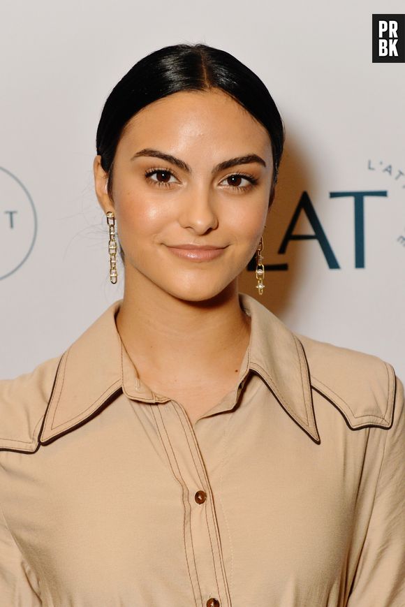 Camila Mendes, que é filha de brasileiros, aprende gírias do Brasil com a Netflix