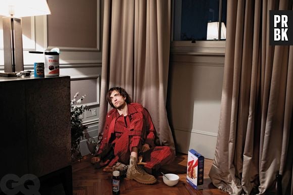 Capa da GQ de maio, Robert Pattinson fala sobre comparações com outros intérpretes do Batman