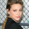 Depois de semana polêmica, Lili Reinhart diz aproveitar quarentena para cuidar da saúde mental