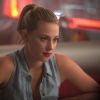 Lili Reinhart está aproveitando a quarentena para cuidar da saúde mental e descansar do trabalho