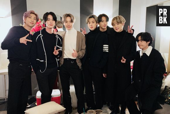 BTS marca presença em formatura online! Assista a apresentação do grupo