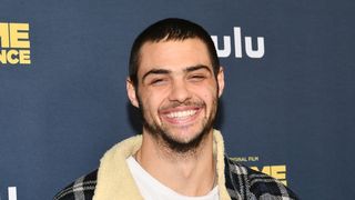 Noah Centineo revela detalhes de "Para Todos Os Garotos 3" e entrega a sua cena favorita